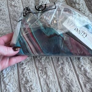 Consuela Kari medium cosmetic